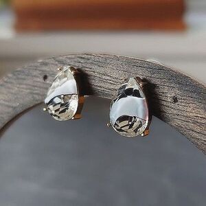 Vtg faceted faux crystal teardrop studs